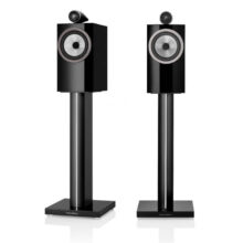 bowers-wilkins-707-s3-negro-sobre-soportes